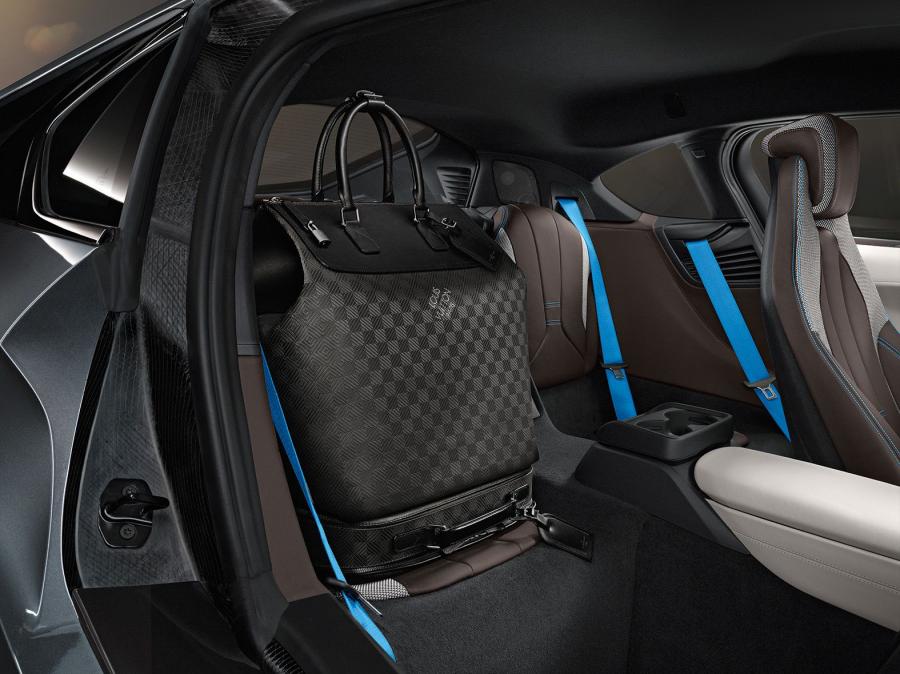  BMW i8 2014 года  (фото 118 из 180)
